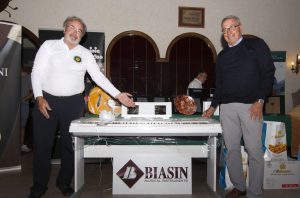 Paolo Colombo (Golf Club Albarella) vince l'Hole in One contest promosso da Biasin strumenti musicali